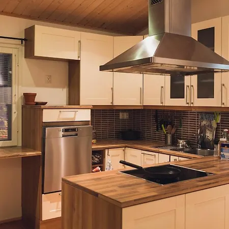 Huoneisto Warm And Cozy House Near Arctic Circle,